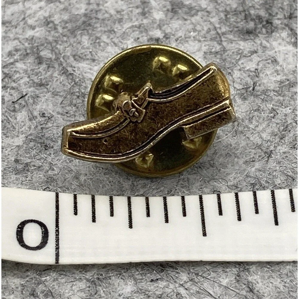 Vtg Gold Tone Men's Shoe Tie Tack Lapel Pin Quirky Hipster Dopamine Dressing‎